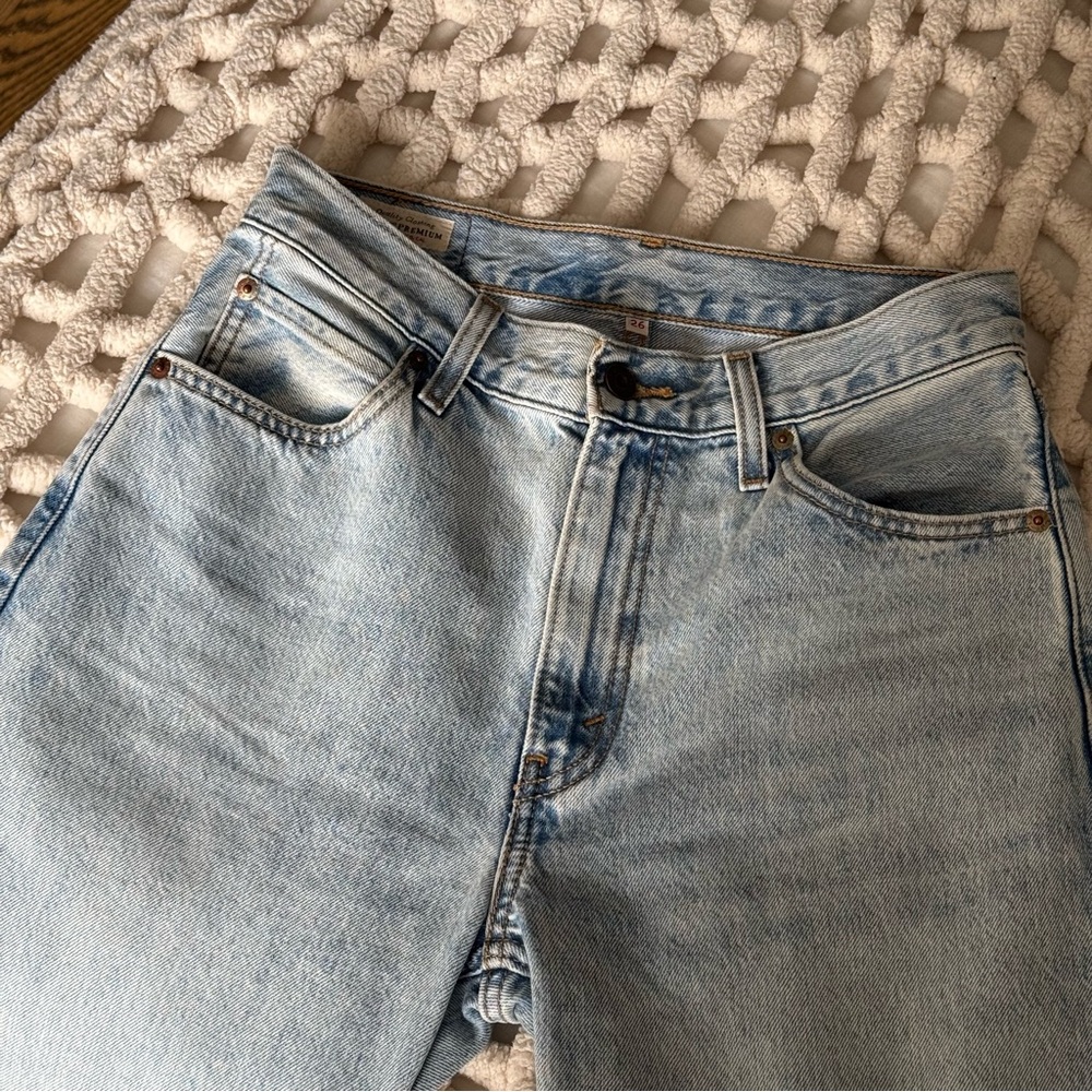 Levi’s baggy dad blue jeans